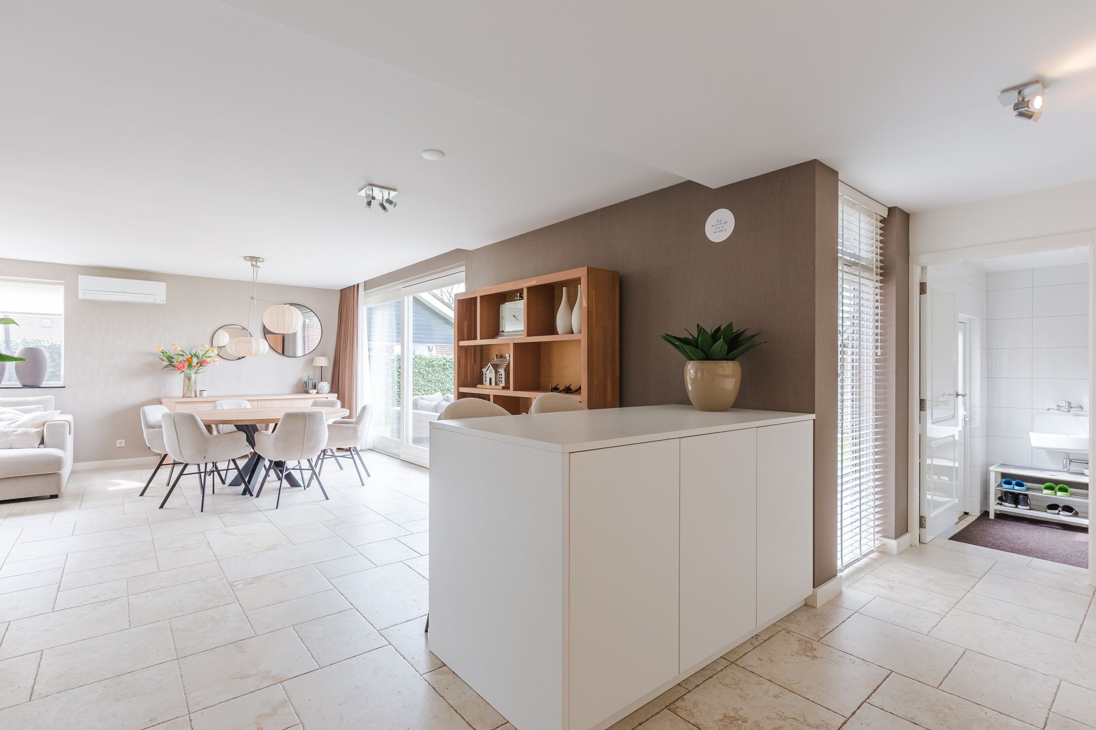 Photo 21 of Langeweide 303