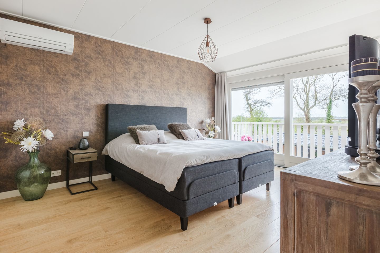 Photo 25 of Langeweide 303