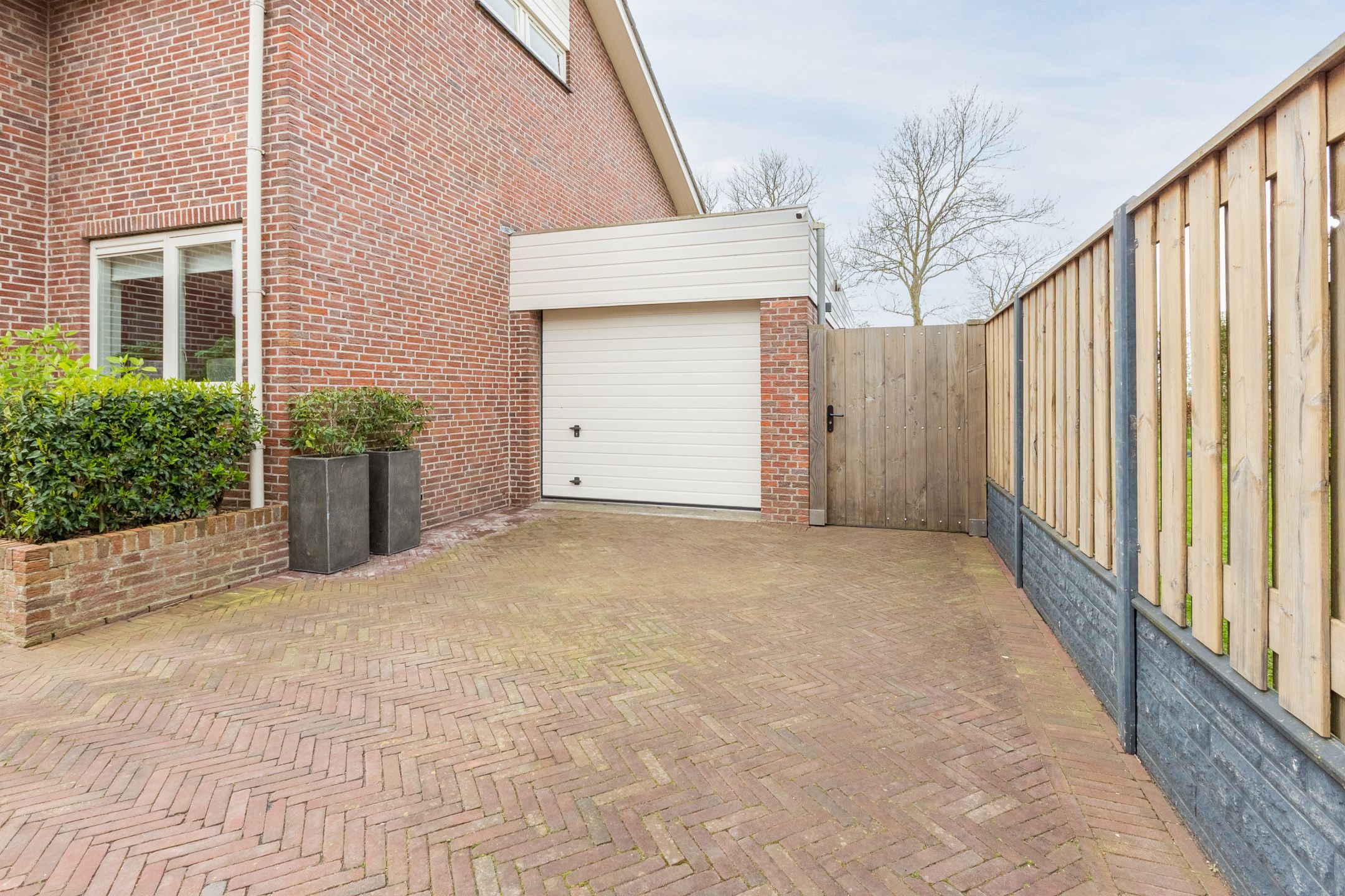 Photo 6 of Langeweide 303