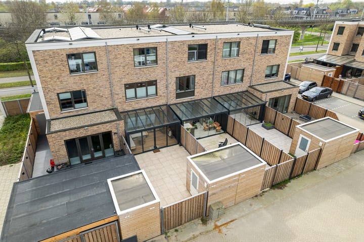 Tussenwoning te koop: Hugo de Grootlaan 26, Zoetermeer