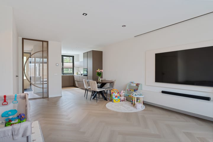 Tussenwoning te koop: Hugo de Grootlaan 26, Zoetermeer
