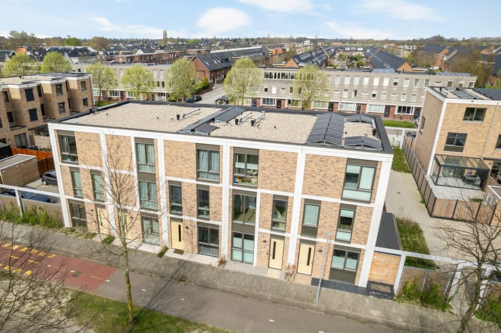 Tussenwoning te koop: Hugo de Grootlaan 26, Zoetermeer