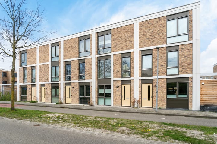 Tussenwoning te koop: Hugo de Grootlaan 26, Zoetermeer
