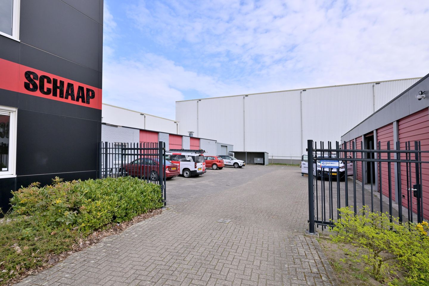 View photo 2 of Hanzeweg 50