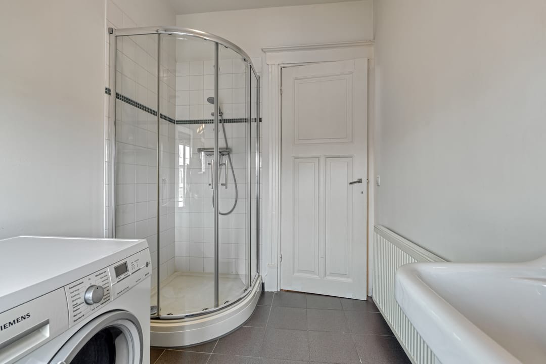 Foto 43 van Van Beverningkstraat 146