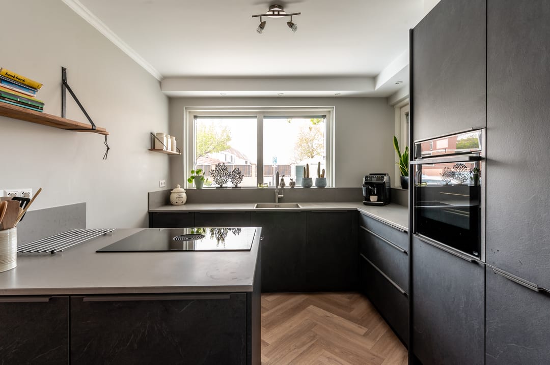 Foto 13 van Adrienne Solserstraat 35