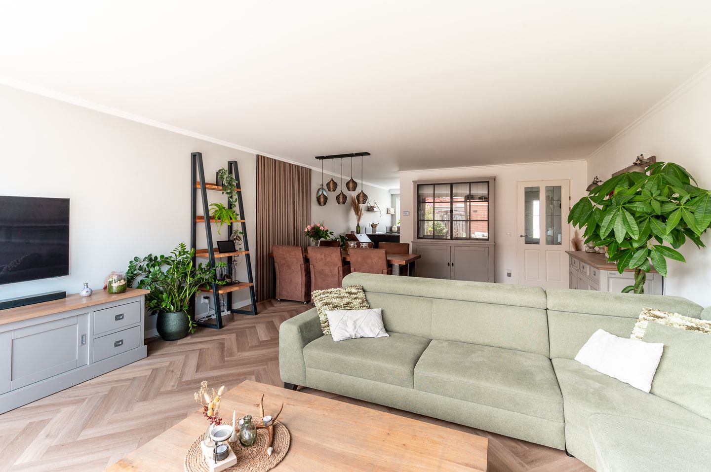 Foto 10 van Adrienne Solserstraat 35