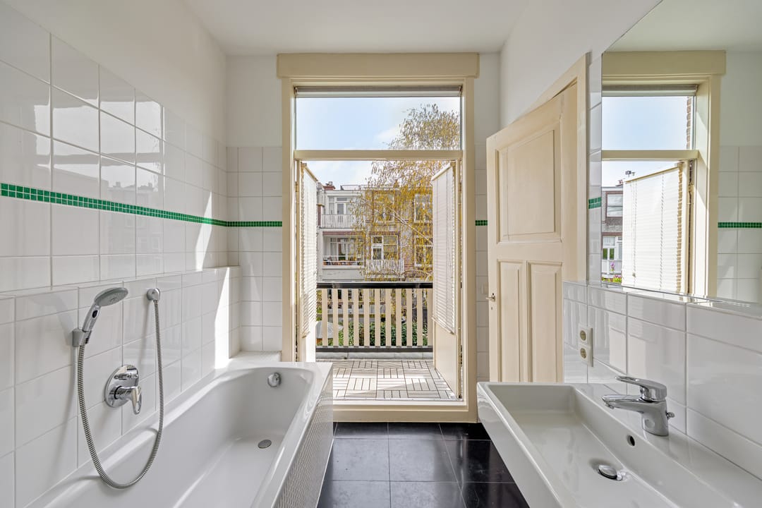 Foto 32 van Van Beverningkstraat 146