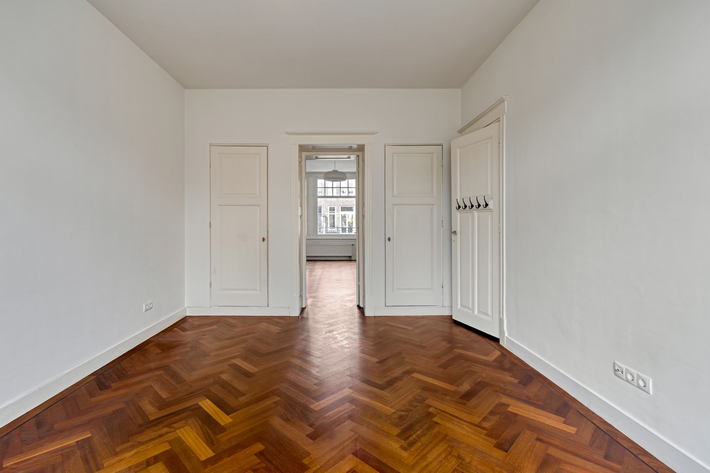 Foto 29 van Van Beverningkstraat 146