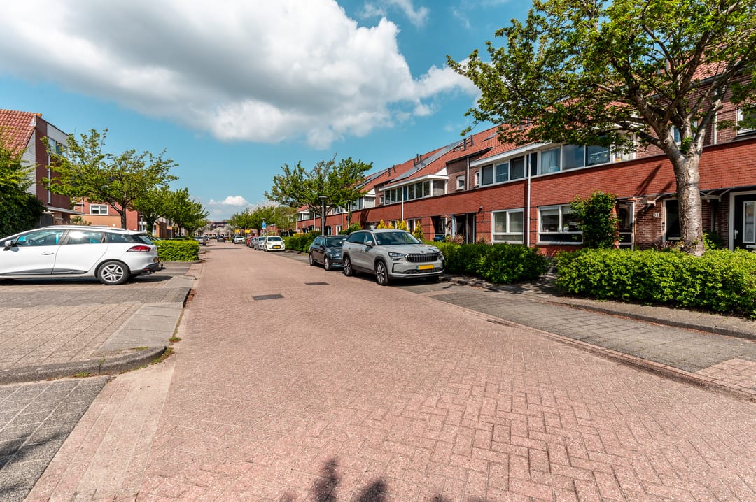 Foto 41 van Adrienne Solserstraat 35