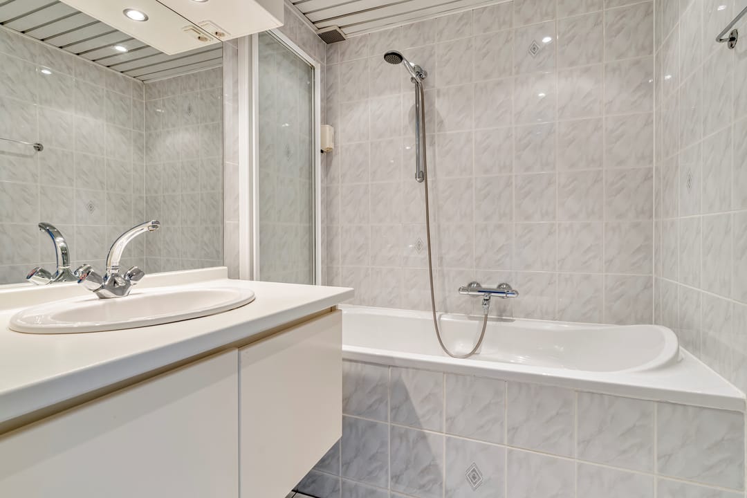Spacious Family Home with Four Bedrooms and Sunny Garden in Oisterwijk — 16