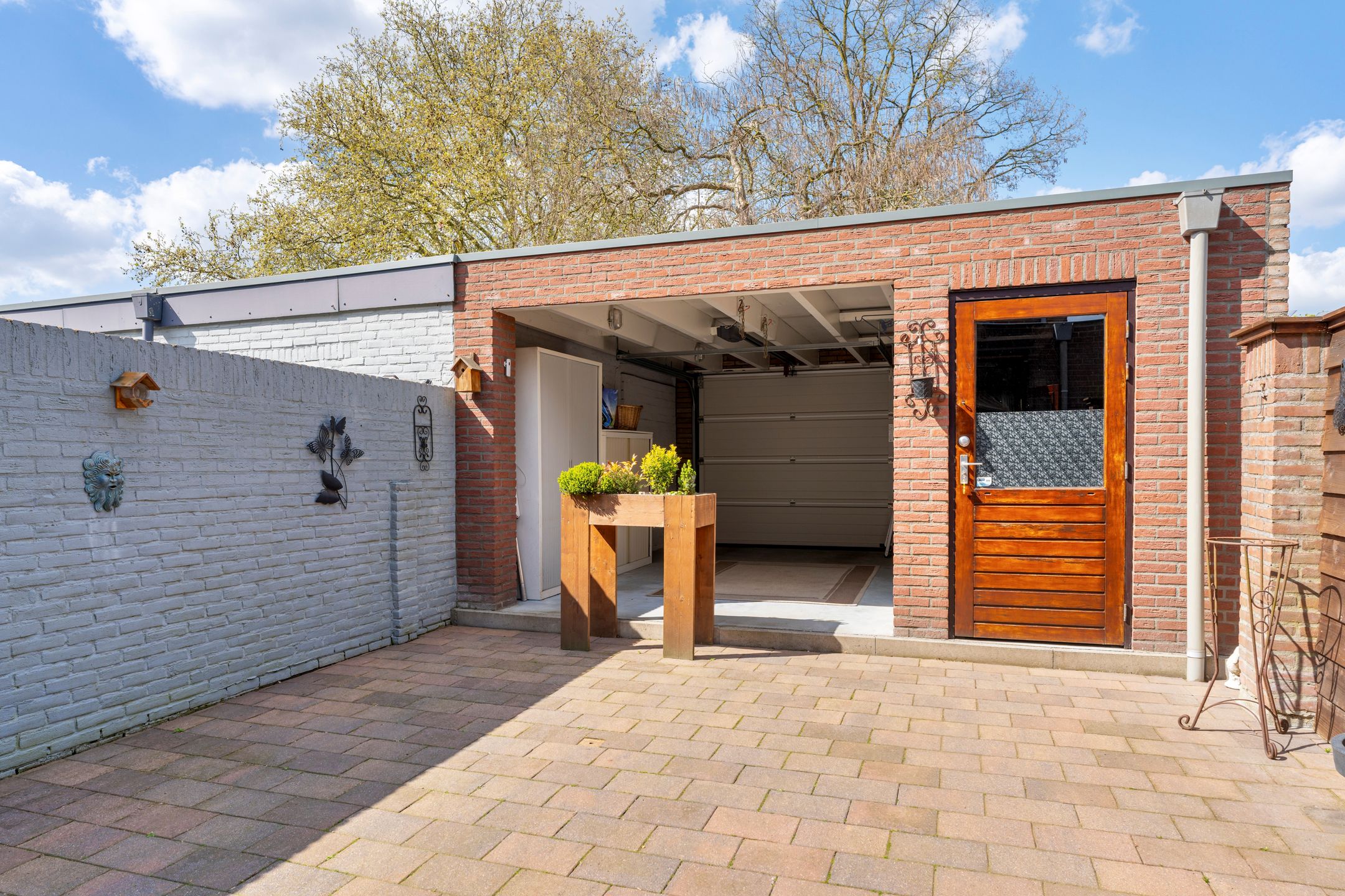 Spacious Family Home with Four Bedrooms and Sunny Garden in Oisterwijk — 24