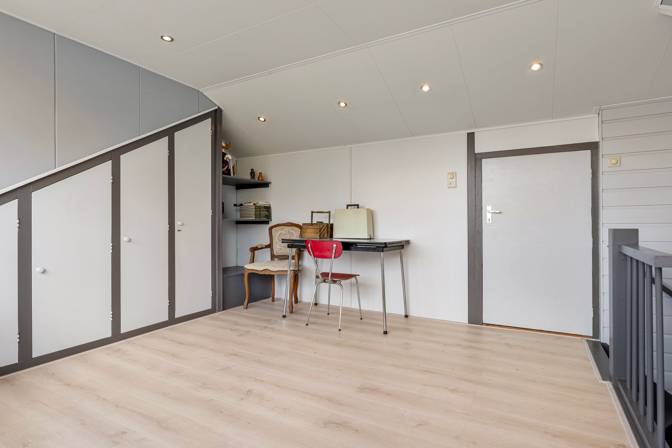 Spacious Family Home with Four Bedrooms and Sunny Garden in Oisterwijk — 21