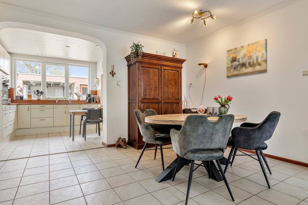 Spacious Family Home with Four Bedrooms and Sunny Garden in Oisterwijk — 7