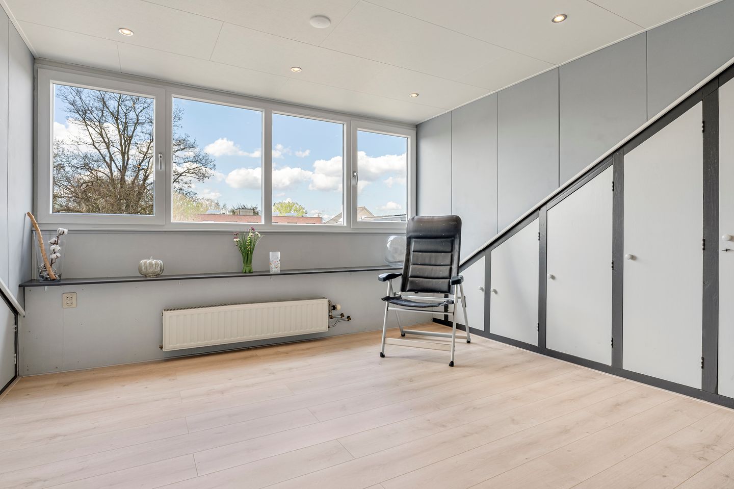 Spacious Family Home with Four Bedrooms and Sunny Garden in Oisterwijk — 20