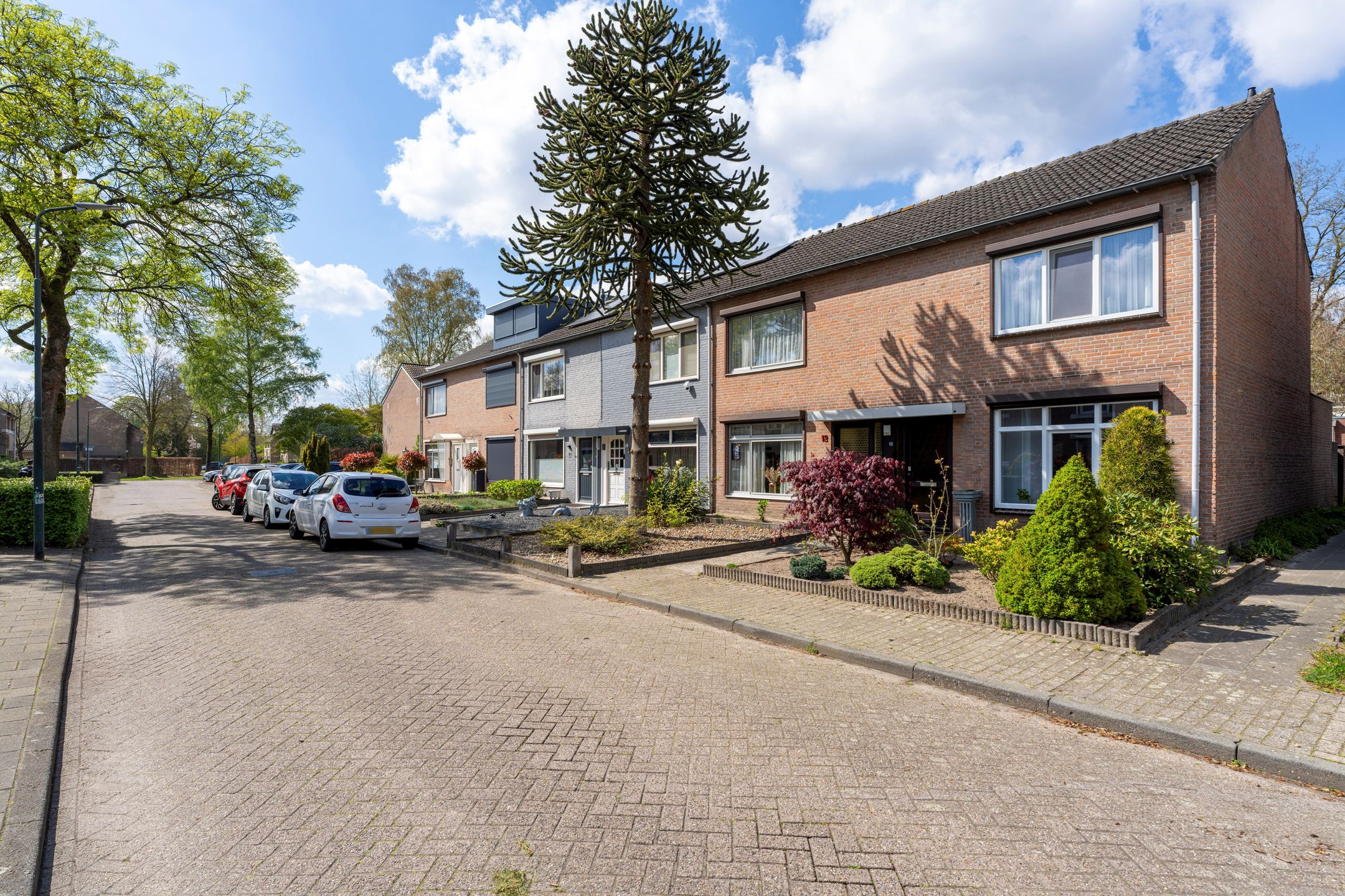 Spacious Family Home with Four Bedrooms and Sunny Garden in Oisterwijk — 30
