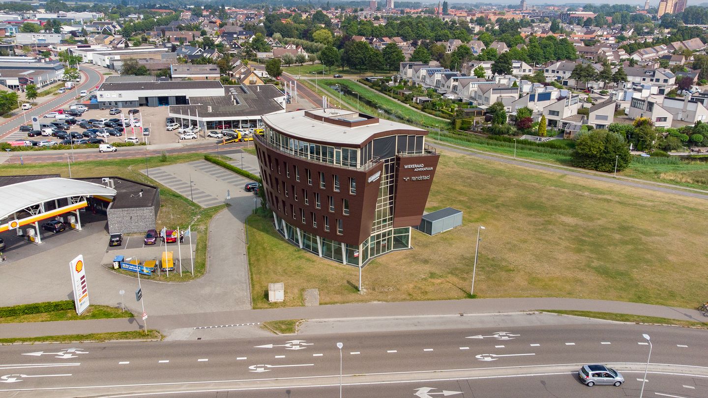 View photo 4 of Zambonistraat 3