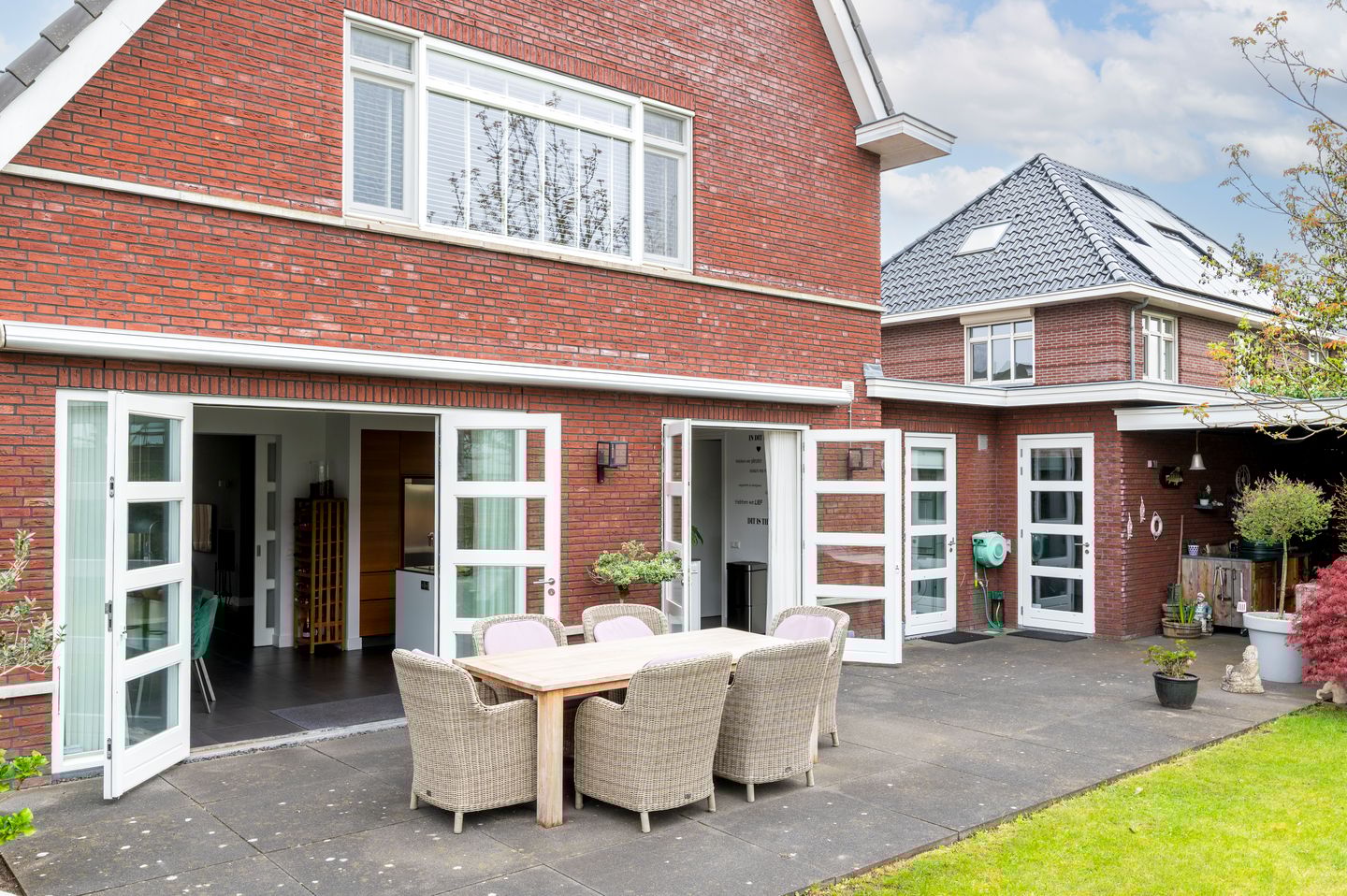 Foto 35 van Velpstraat 12