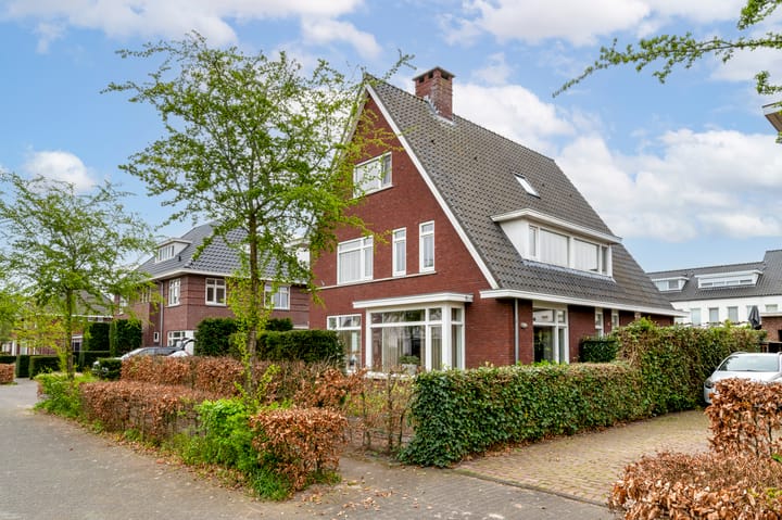 Photo 3 of Velpstraat 12