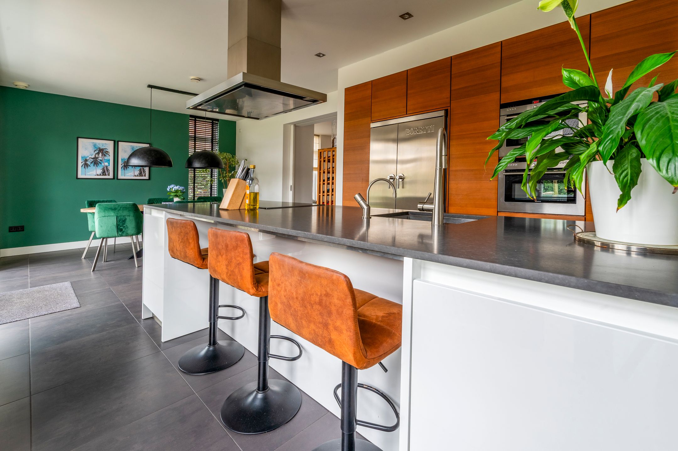 Foto 15 van Velpstraat 12