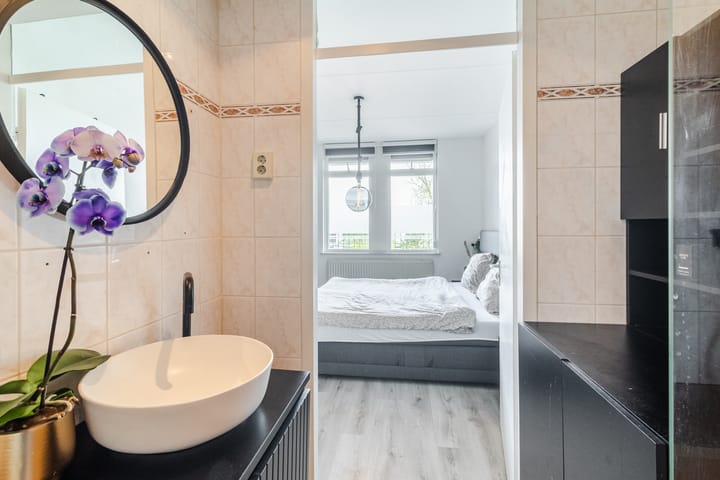 Photo 2 of Hannie Schaftrode 78