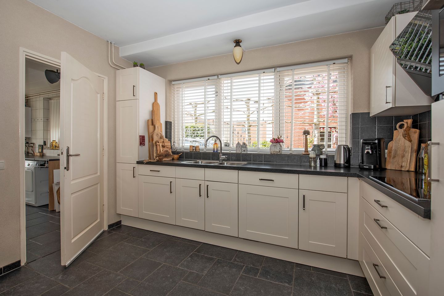 Photo 5 of Haarstraat 161