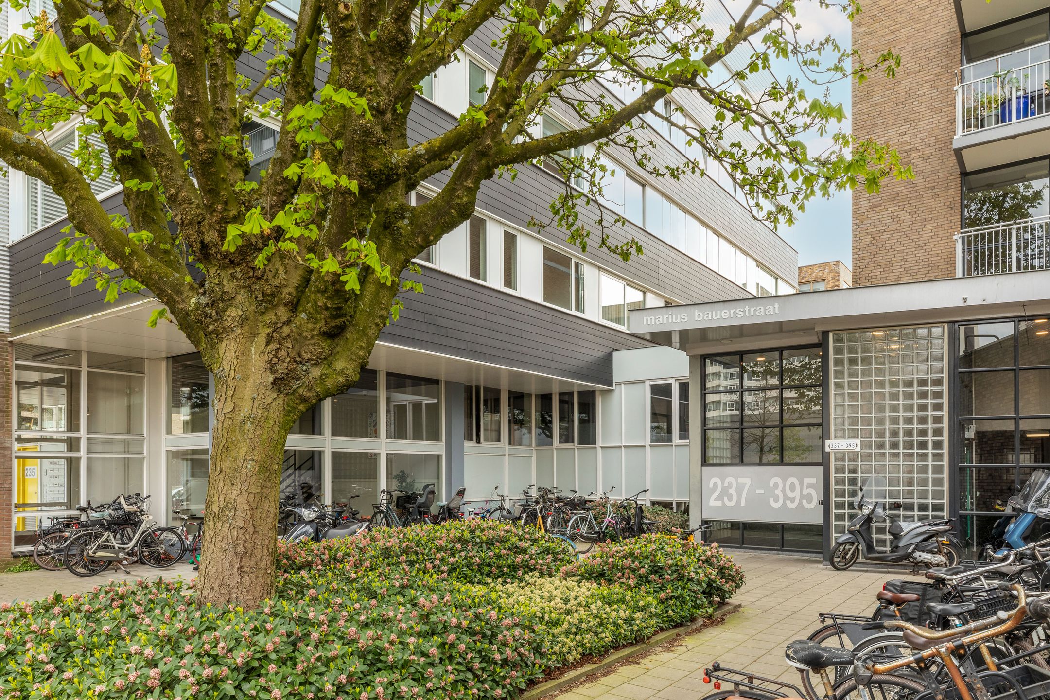 Foto 15 van Marius Bauerstraat 235-B2