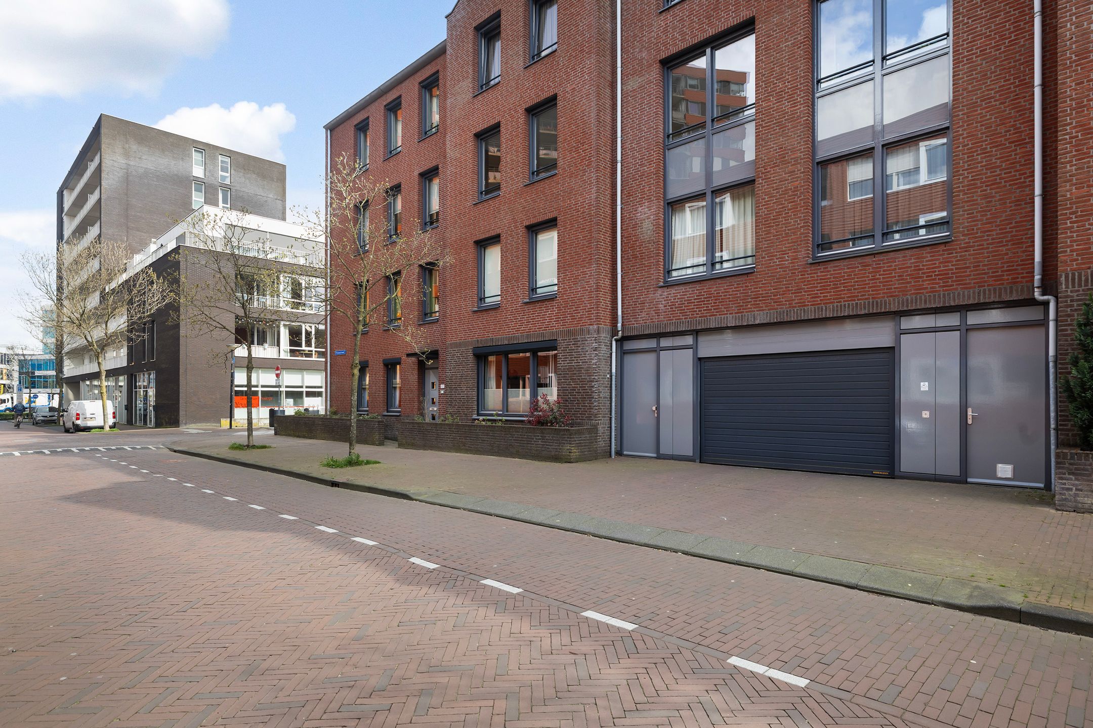 Spacious Townhouse with Five Bedrooms, Parking and Energy Label A — 18