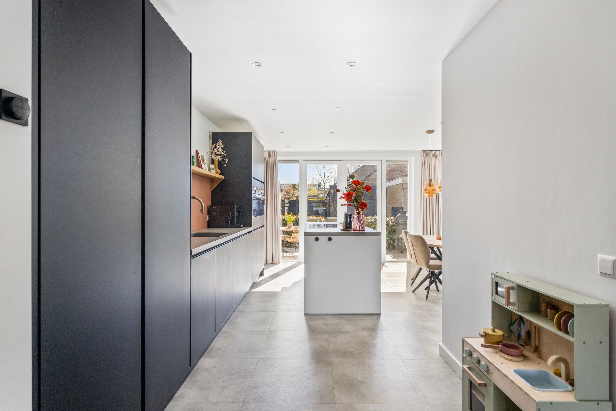 Foto 9 van Meester Ludwigstraat 37