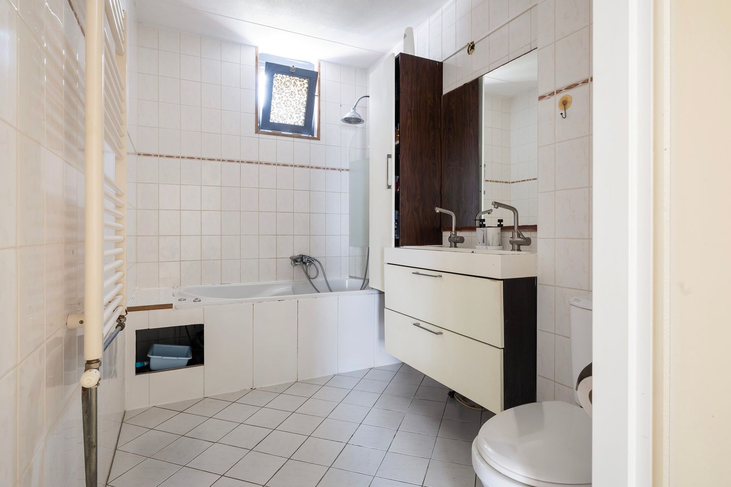 Spacious Townhouse with Five Bedrooms, Parking and Energy Label A — 14
