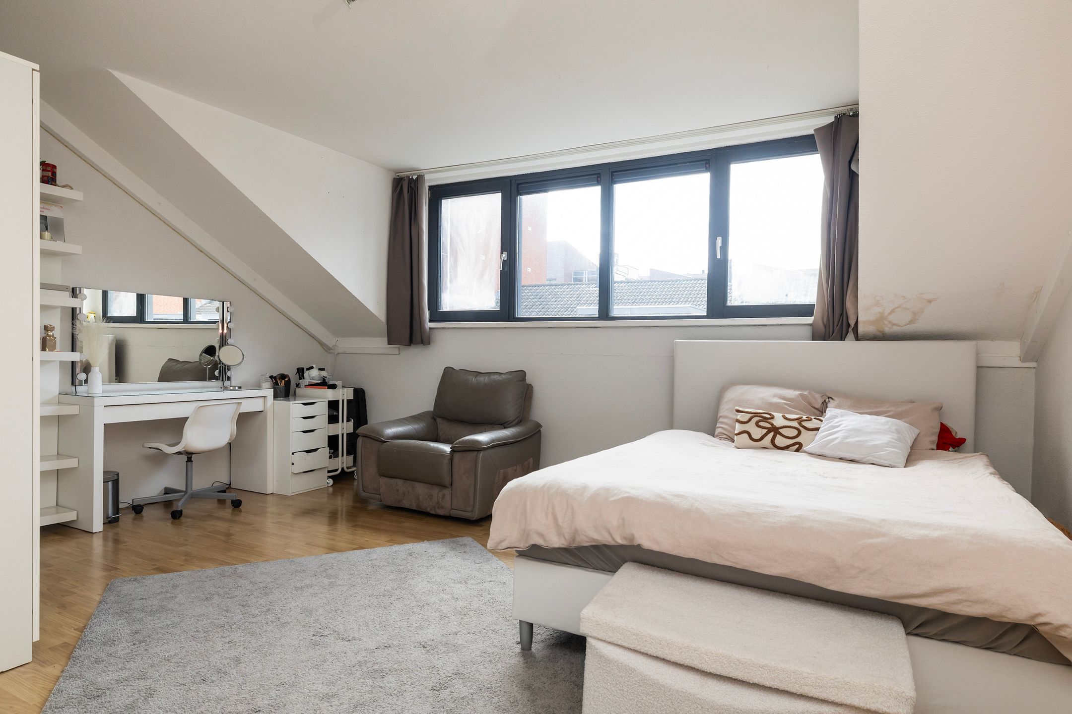 Spacious Townhouse with Five Bedrooms, Parking and Energy Label A — 15