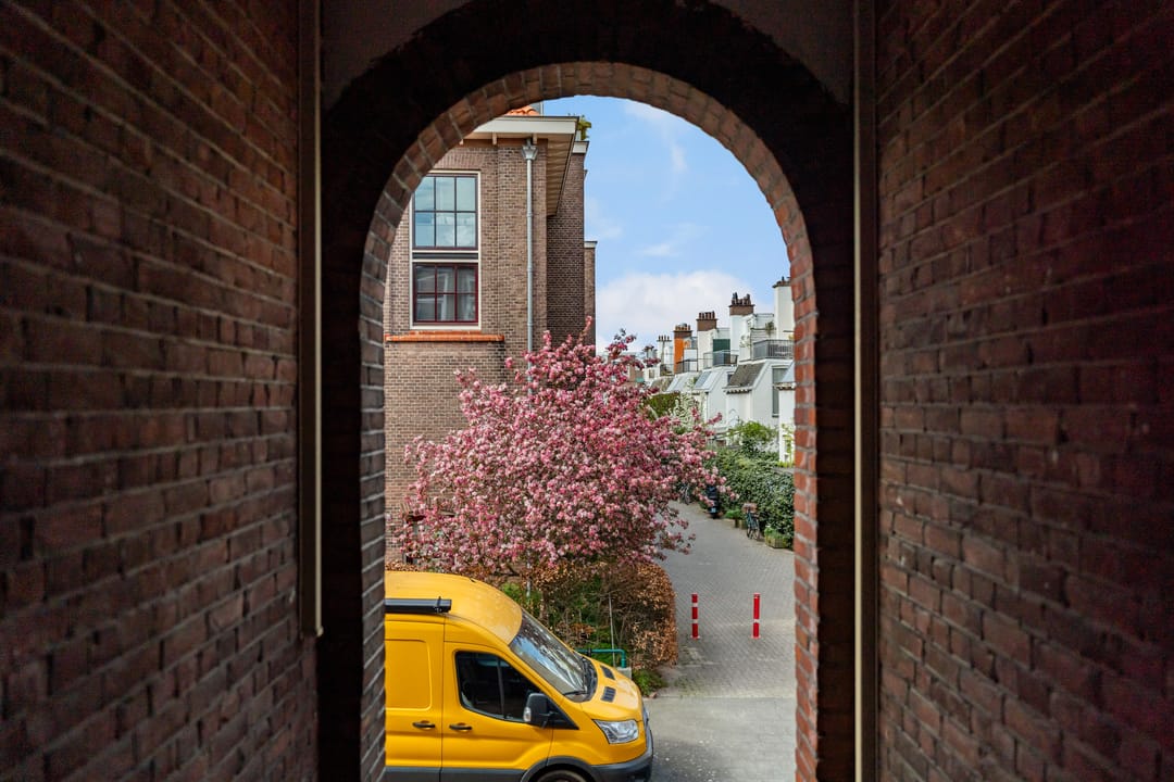 Photo 7 of Hulststraat 8