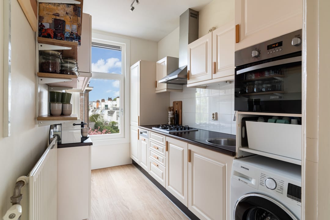 Photo 23 of Hulststraat 8