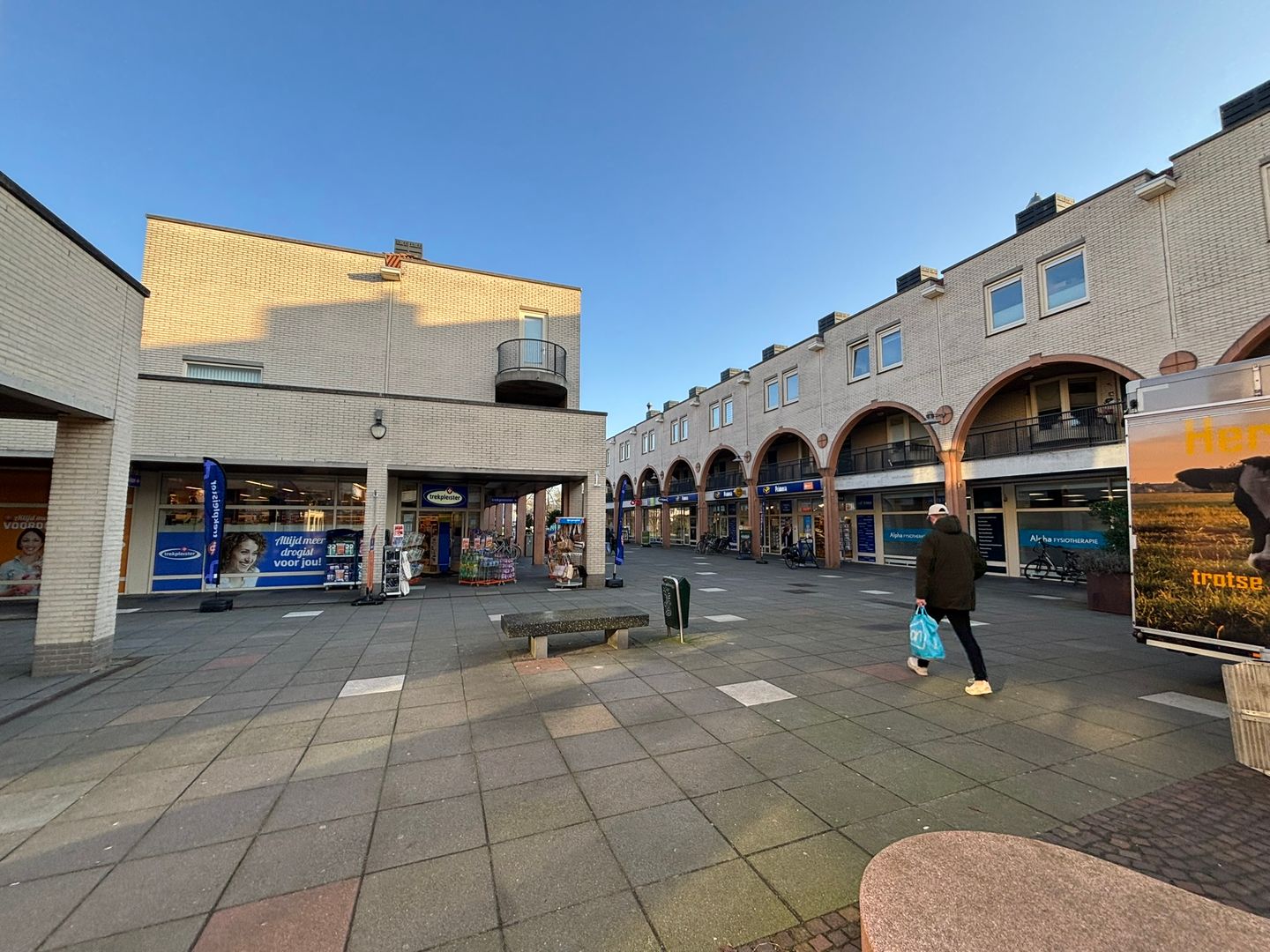 Bekijk foto 3 van Kamperfoelie 11