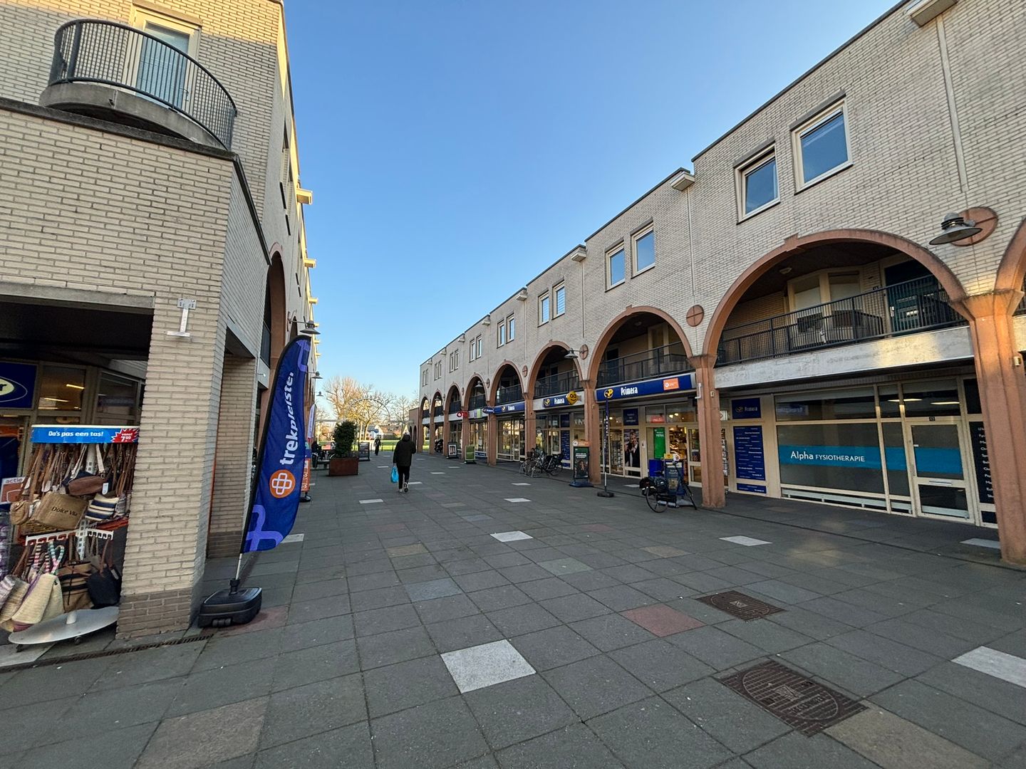 Bekijk foto 5 van Kamperfoelie 11