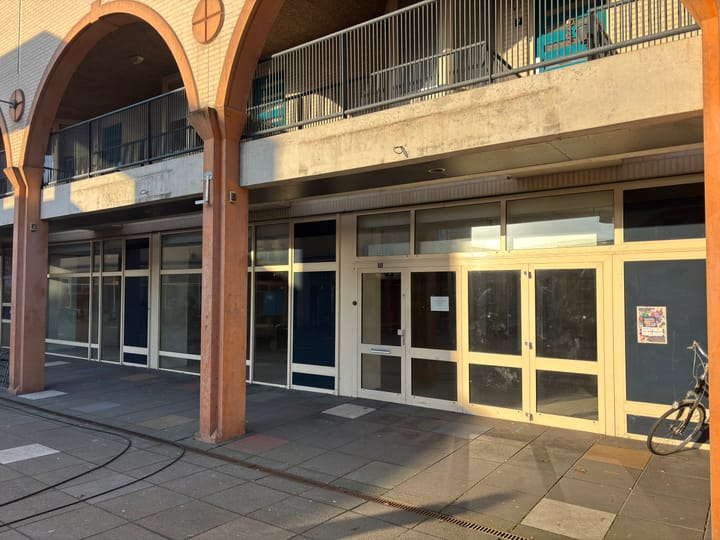 Kamperfoelie 11, Tiel