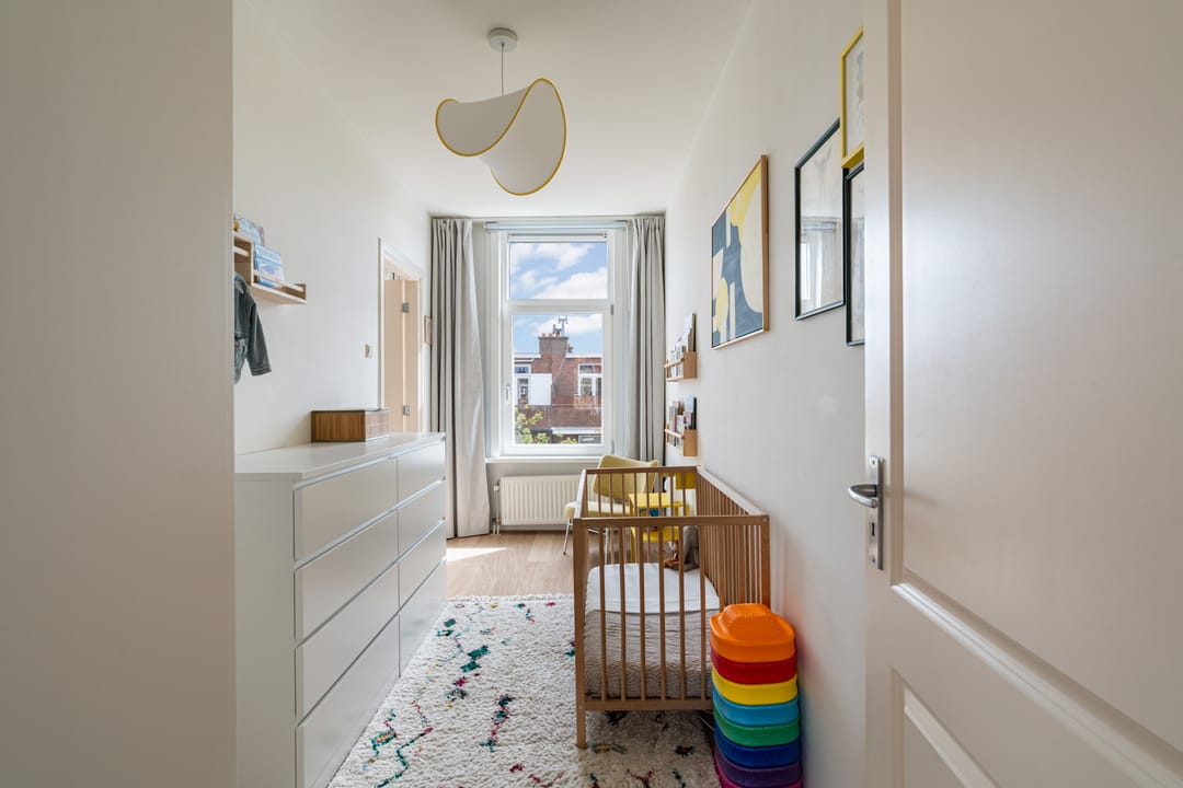 Photo 16 of Hulststraat 8