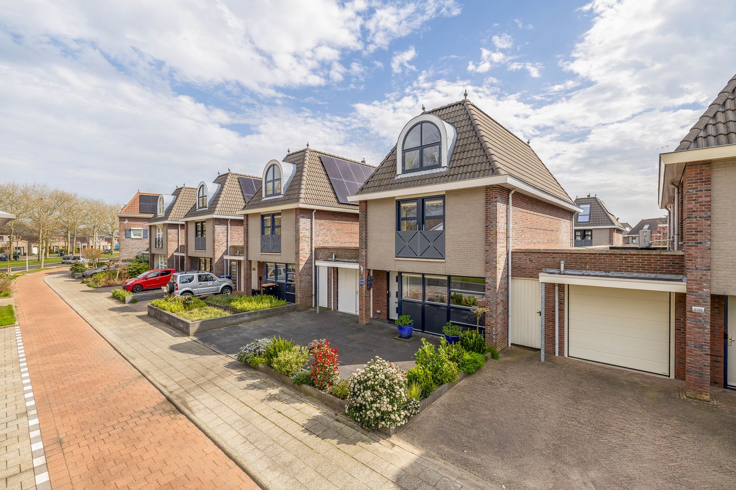 Detached Family Home with Garage in Julianadorp — 25