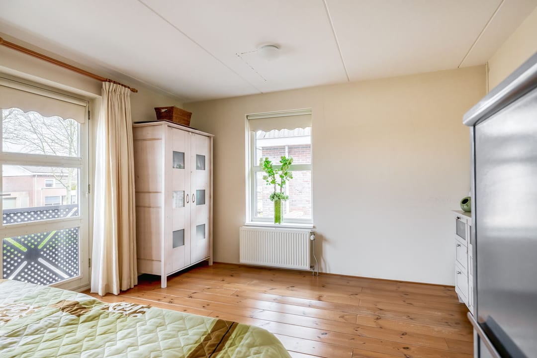 Detached Family Home with Garage in Julianadorp — 16