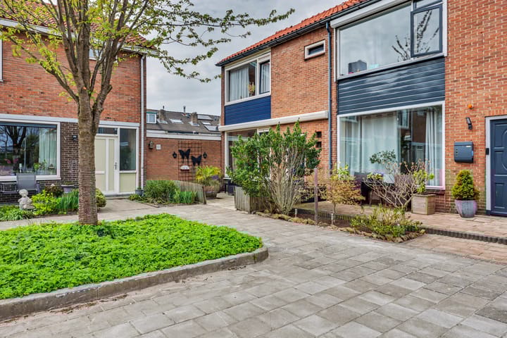 Photo 2 of Ir Lelystraat 17