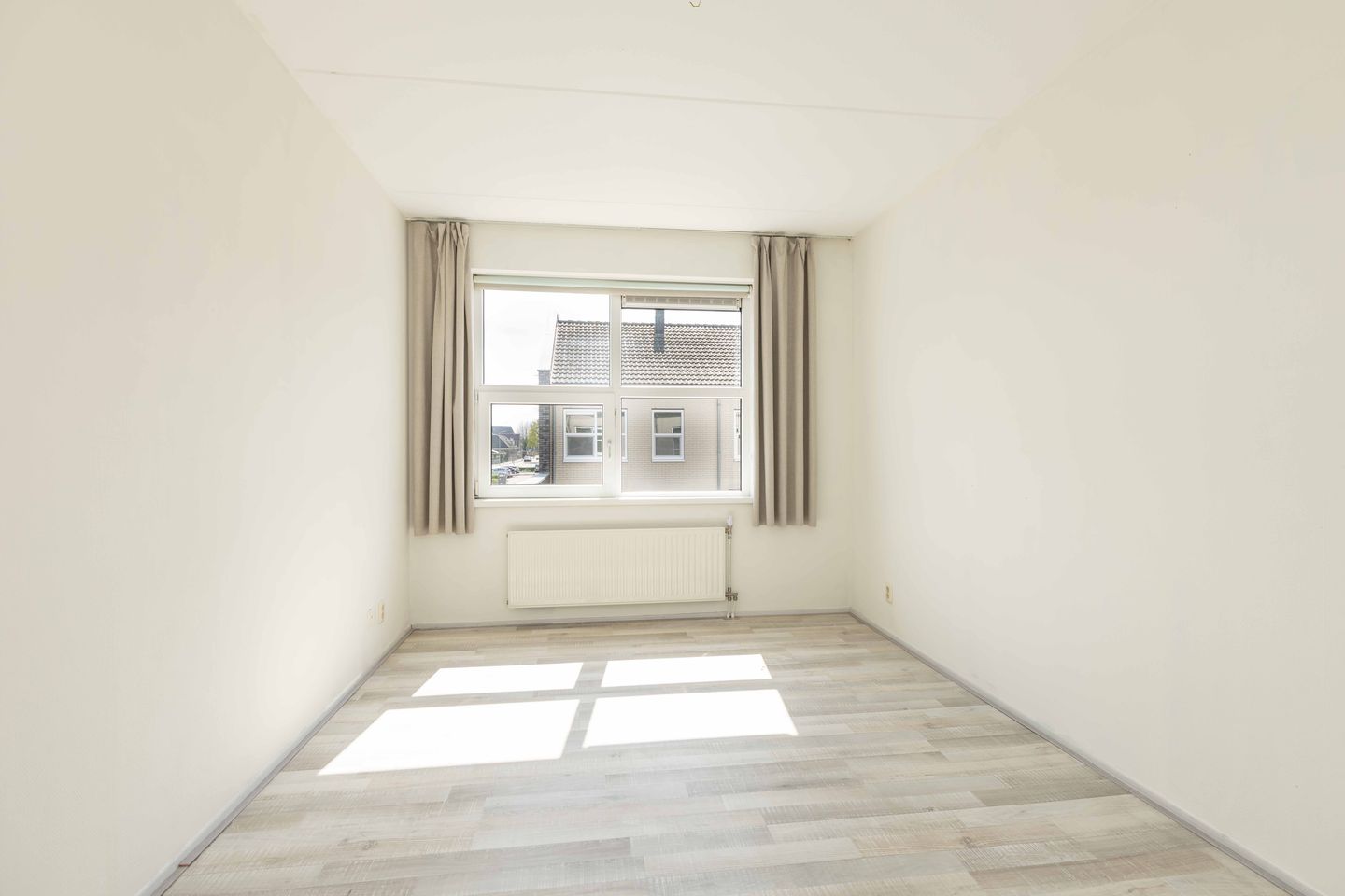 Photo 19 of Wilhelminastraat 136