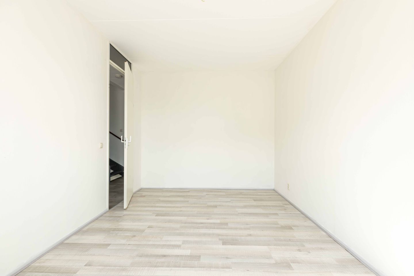 Photo 20 of Wilhelminastraat 136