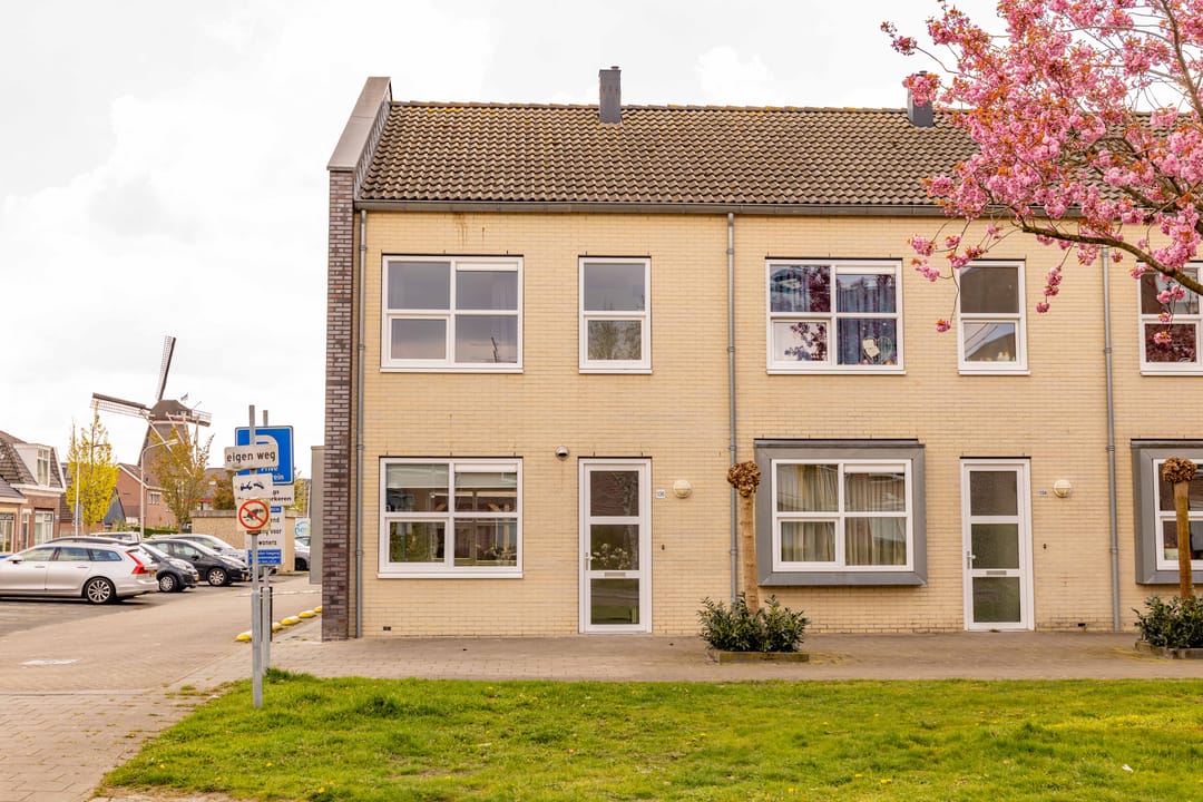 Photo 7 of Wilhelminastraat 136