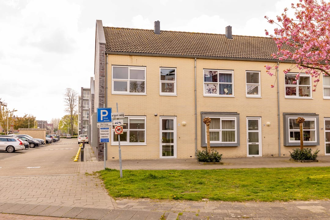 Photo 47 of Wilhelminastraat 136