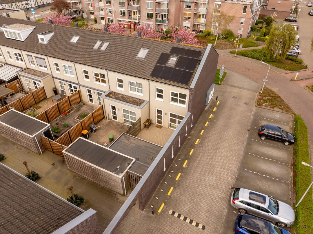 Photo 32 of Wilhelminastraat 136