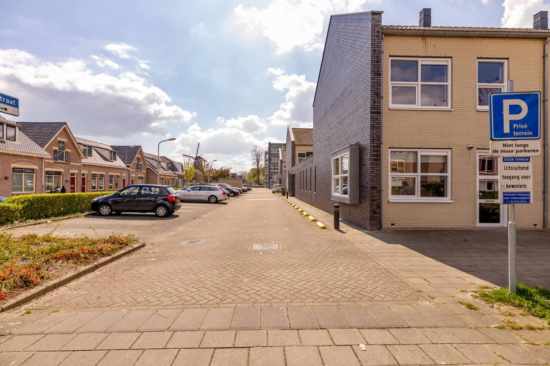 Photo 43 of Wilhelminastraat 136