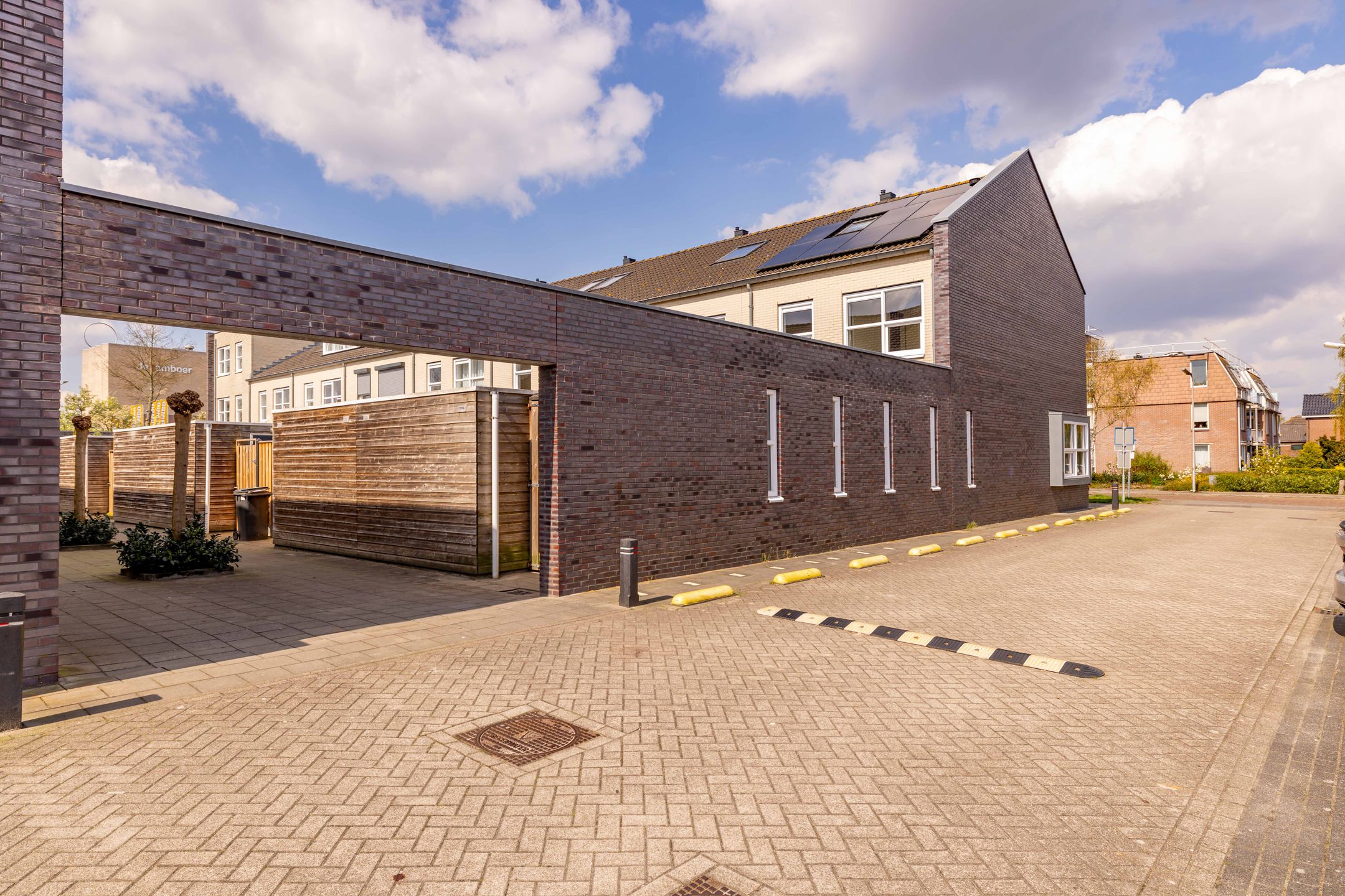 Photo 33 of Wilhelminastraat 136