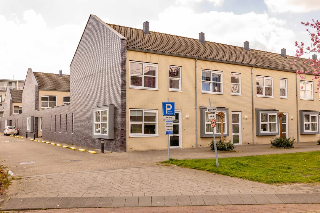 Photo 46 of Wilhelminastraat 136