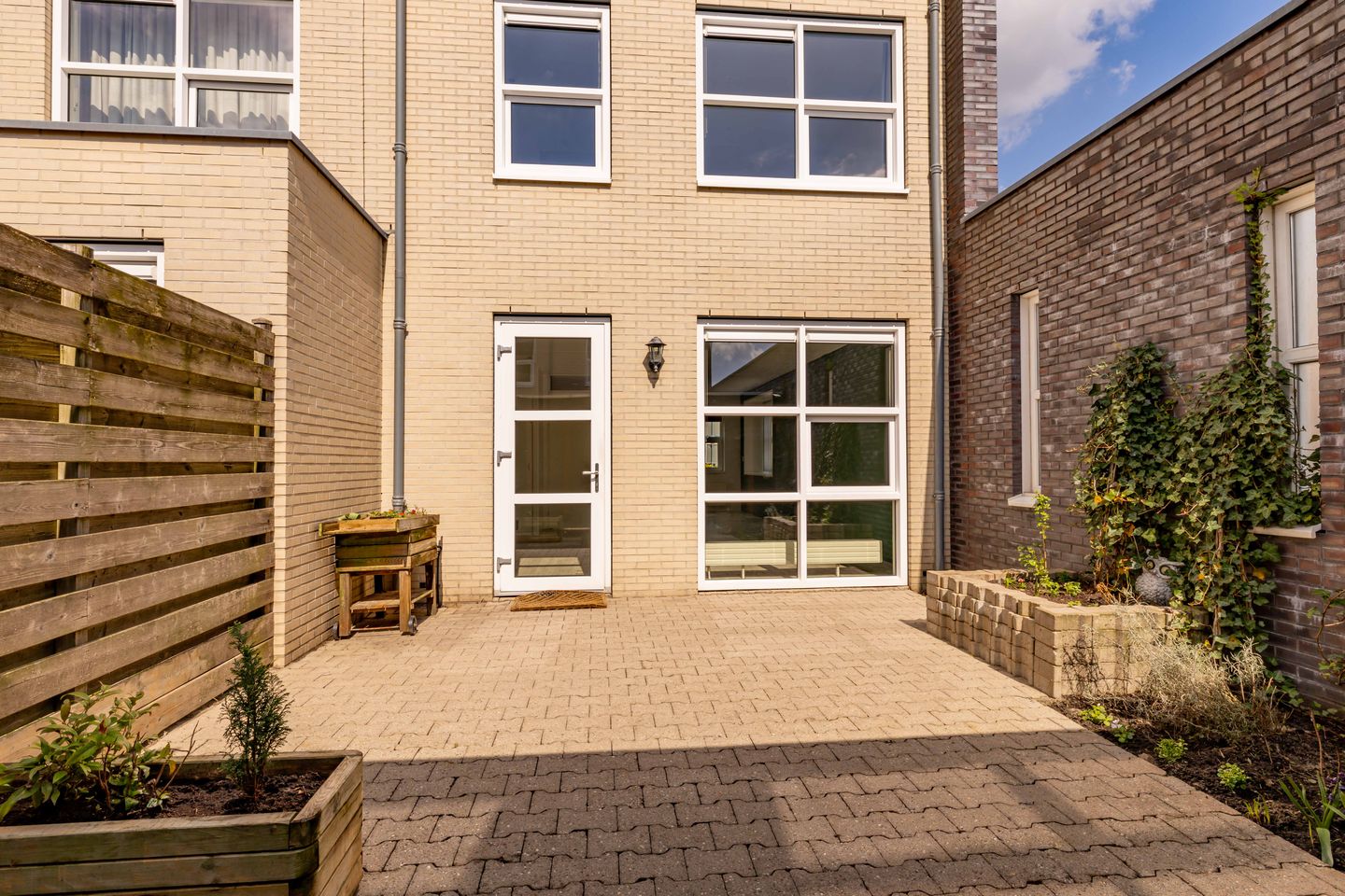 Photo 35 of Wilhelminastraat 136