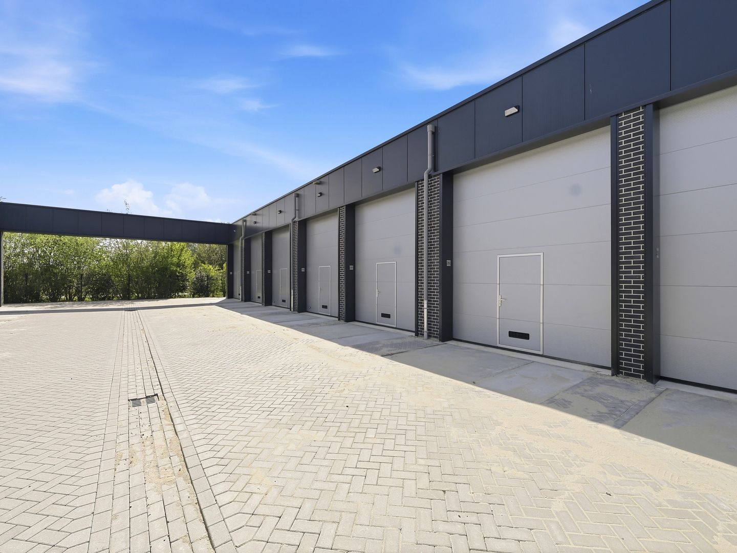 View photo 2 of Sippenbroek 26-e